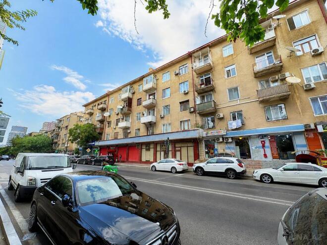 Satılır 2 otaqlı köhnə tikili 65 m², 28 May m., photo 16 from 19