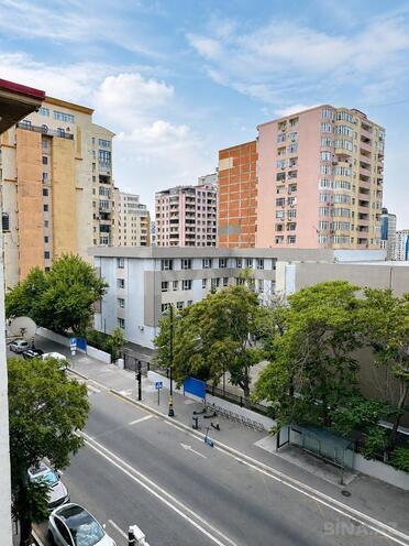 Satılır 2 otaqlı köhnə tikili 65 m², 28 May m., photo 17 from 19