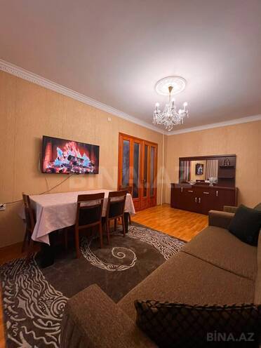 Satılır 2 otaqlı köhnə tikili 60 m², Gənclik m., photo 1 from 13