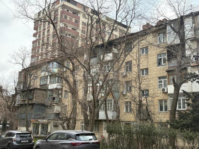 Satılır 3 otaqlı köhnə tikili 70 m², 8-ci mikrorayon q., photo 1 from 15