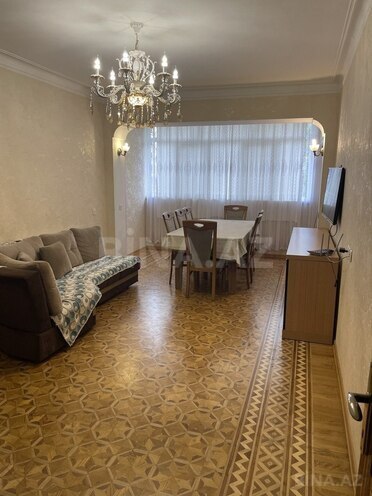 Satılır 3 otaqlı köhnə tikili 85 m², İnşaatçılar m., photo 1 from 15