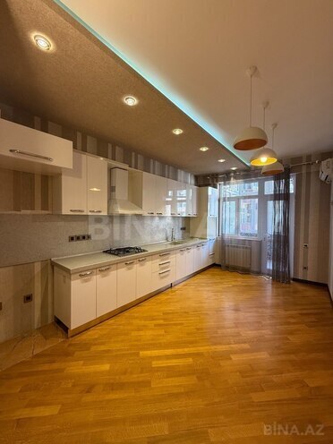 Satılır 3 otaqlı yeni tikili 130 m², İnşaatçılar m., photo 4 from 26