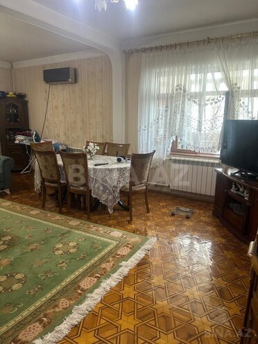 Satılır 5 otaqlı köhnə tikili 110 m², İnşaatçılar m., photo 1 from 21