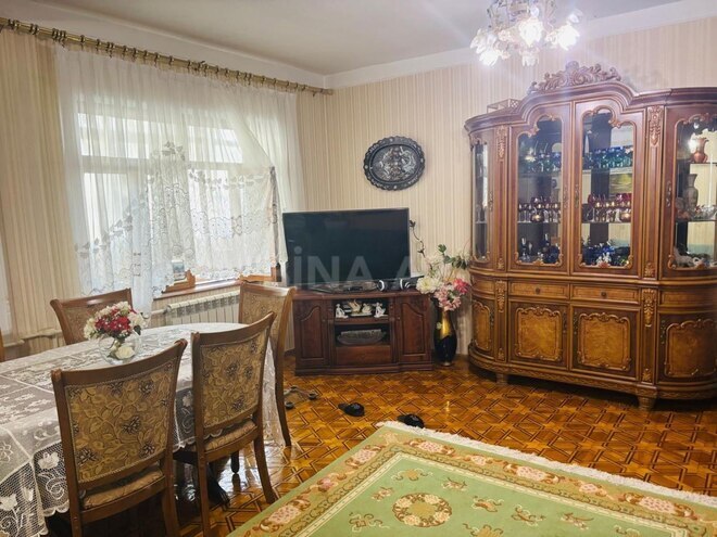 Satılır 5 otaqlı köhnə tikili 110 m², İnşaatçılar m., photo 3 from 21