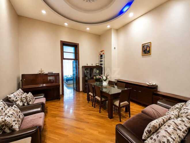 Satılır 3 otaqlı köhnə tikili 128 m², Sahil m., photo 10 from 27