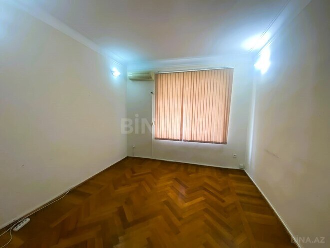 Satılır 3 otaqlı köhnə tikili 103 m², Sahil m., photo 13 from 14