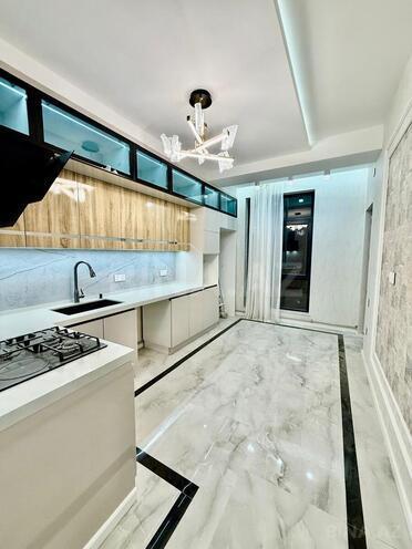 Продаётся 2-комн. новостройка 76 м², м. Кара Караев, photo 1 from 12