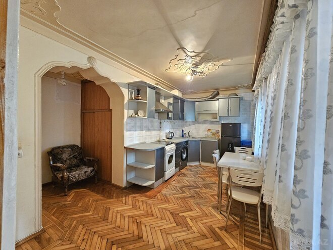 Satılır 3 otaqlı köhnə tikili 90 m², İnşaatçılar m., photo 10 from 23