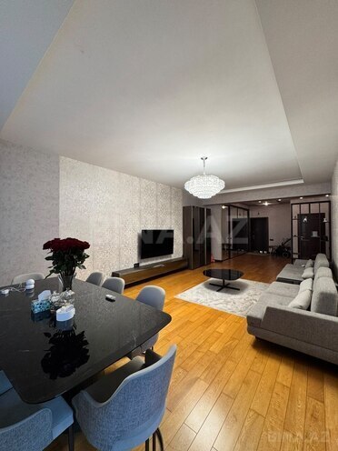 Продаётся 3-комн. новостройка 158 м², м. Элмляр Академиясы, photo 1 from 16