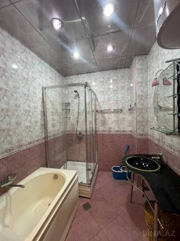 Сдаётся 4-комн. вторичка 120 м², м. Низами, photo 16 from 18
