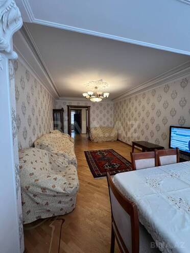 Сдаётся 4-комн. вторичка 120 м², м. Низами, photo 3 from 18