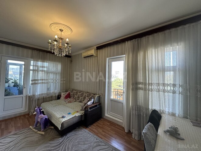 Satılır 2 otaqlı köhnə tikili 65 m², Xalqlar Dostluğu m., photo 1 from 14