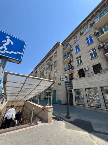 Satılır 2 otaqlı köhnə tikili 30 m², Nəriman Nərimanov m., photo 1 from 13