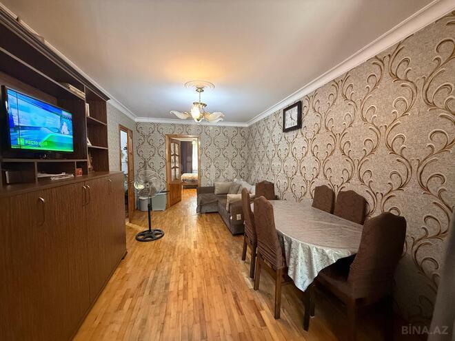 Продаётся 3-комн. вторичка 70 м², м. Нефтчиляр, photo 7 from 18