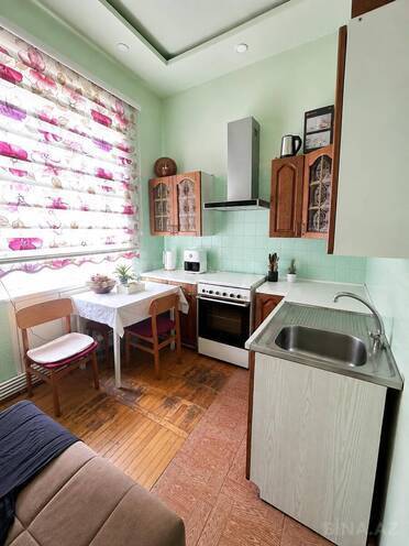 İcarəyə verilir 2 otaqlı köhnə tikili 65 m², Nizami m., photo 5 from 8