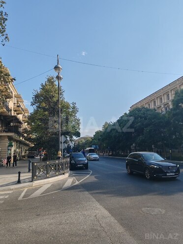 Сдаётся 2-комн. вторичка 42 м², м. Элмляр Академиясы, photo 1 from 9