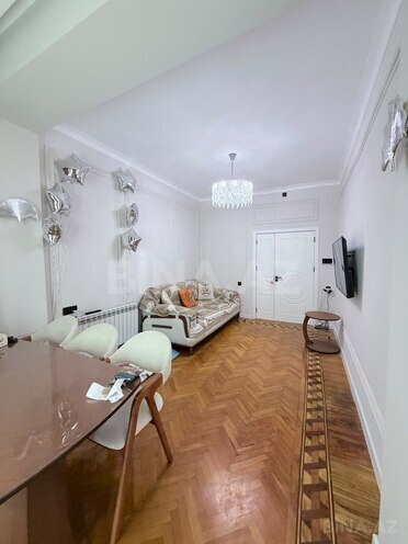 Продаётся 3-комн. вторичка 100 м², м. Низами, photo 14 from 21