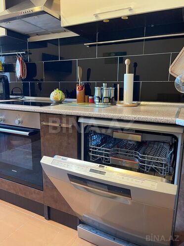 Satılır 3 otaqlı köhnə tikili 105 m², İnşaatçılar m., photo 8 from 17