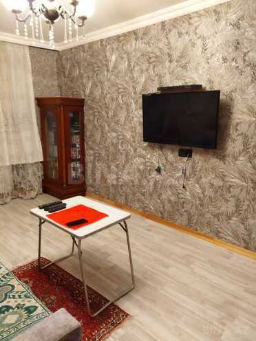 Сдаётся 1-комн. вторичка 34 м², м. Кара Караев, photo 1 from 10