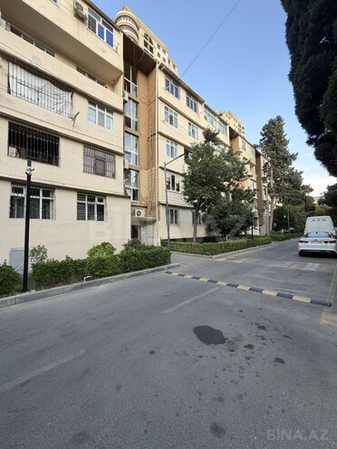 Satılır 5 otaqlı köhnə tikili 120 m², Bakıxanov q., photo 1 from 19