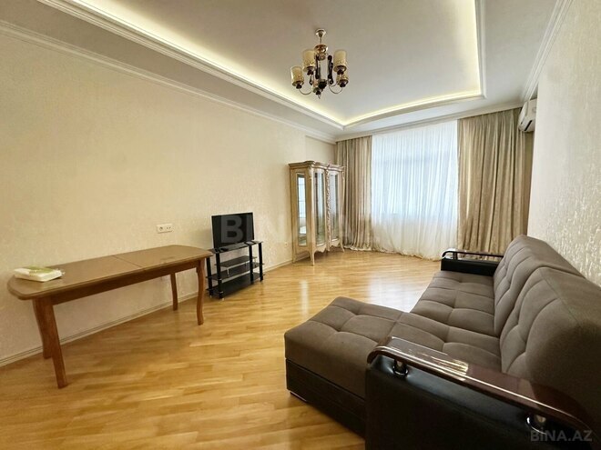 Сдаётся 3-комн. новостройка 130 м², м. Иншаатчылар, photo 1 from 25