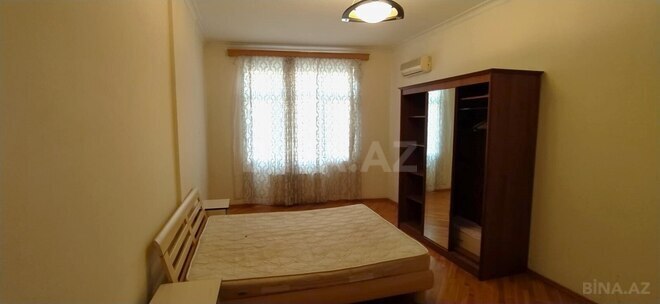 İcarəyə verilir 4 otaqlı yeni tikili 220 m², 28 May m., photo 10 from 18