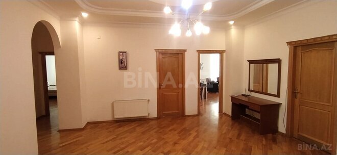 İcarəyə verilir 4 otaqlı yeni tikili 220 m², 28 May m., photo 6 from 18