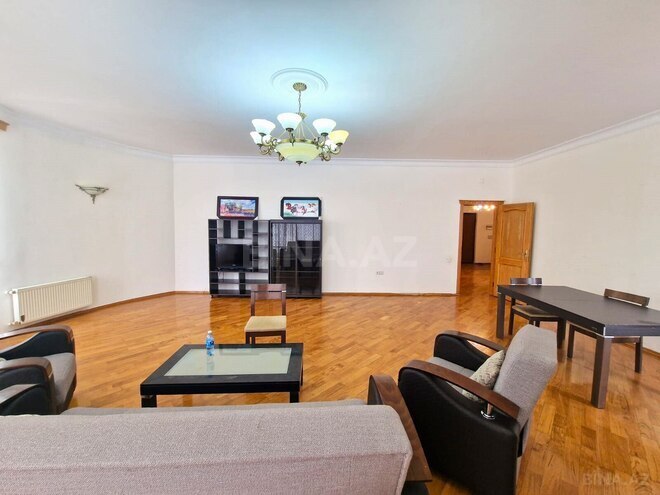 İcarəyə verilir 4 otaqlı yeni tikili 220 m², 28 May m., photo 5 from 18