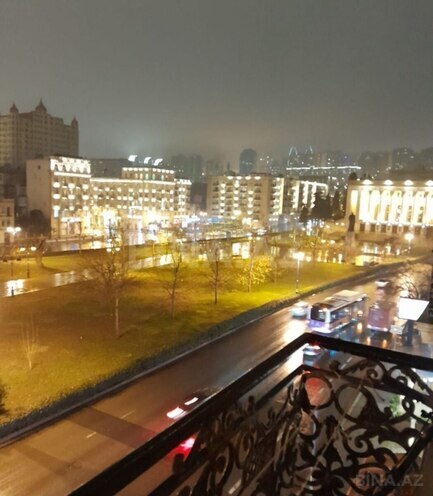 Продаётся 3-комн. вторичка 76 м², м. Низами, photo 10 from 16