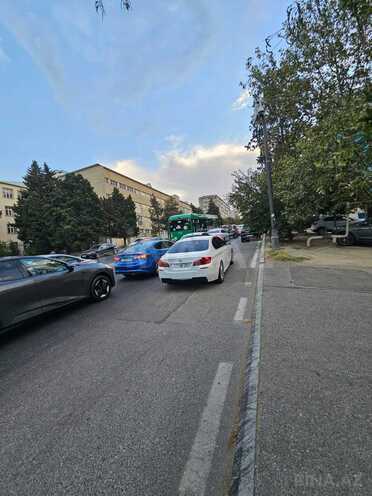 Satılır 2 otaqlı köhnə tikili 60 m², İnşaatçılar m., photo 1 from 31
