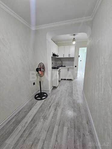Satılır 2 otaqlı köhnə tikili 60 m², İnşaatçılar m., photo 12 from 31