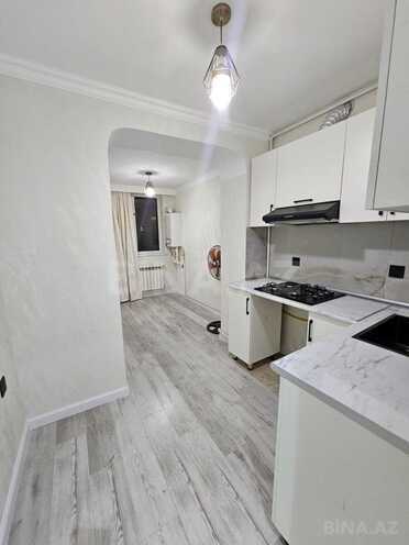Satılır 2 otaqlı köhnə tikili 60 m², İnşaatçılar m., photo 16 from 31