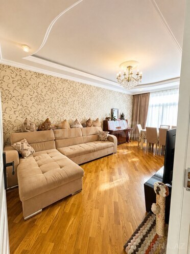 Продаётся 2-комн. вторичка 65 м², м. Ахмедлы, photo 1 from 11