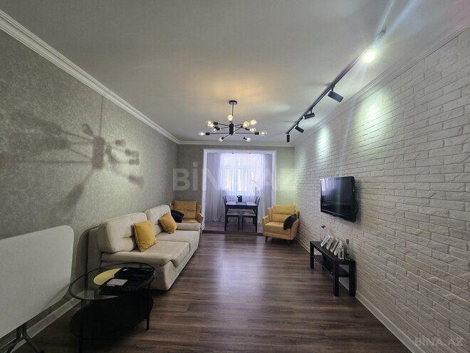 Продаётся 3-комн. вторичка 78 м², photo 1 from 17