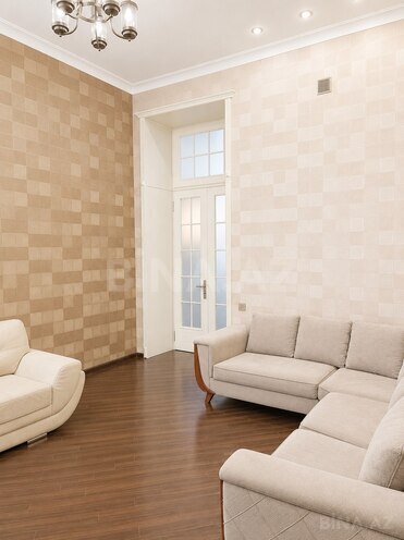 İcarəyə verilir 4 otaqlı köhnə tikili 110 m², Səbail r., photo 1 from 7