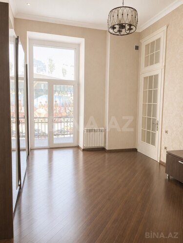 İcarəyə verilir 4 otaqlı köhnə tikili 110 m², Səbail r., photo 4 from 7
