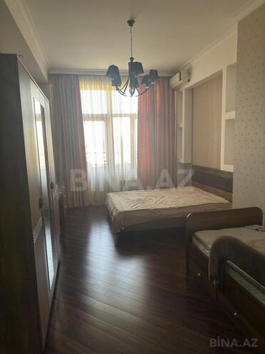 Сдаётся 3-комн. новостройка 130 м², м. Низами, photo 11 from 21