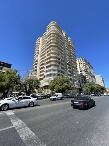 Satılır 4 otaqlı yeni tikili 173 m², 28 May m., photo 1 from 13