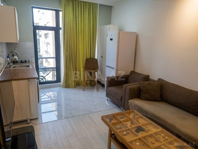 Продаётся 2-комн. вторичка 36 м², м. Низами, photo 3 from 9