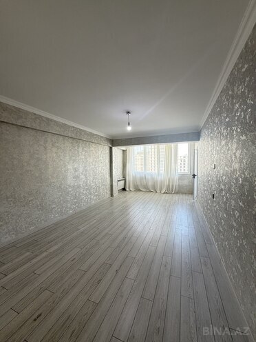 Продаётся 3-комн. вторичка 70 м², м. Иншаатчылар, photo 3 from 15