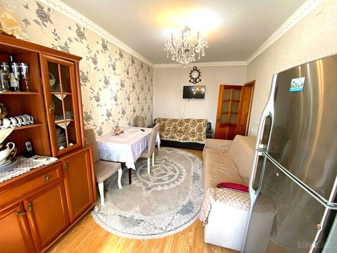 Satılır 2 otaqlı köhnə tikili 40 m², Qara Qarayev m., photo 1 from 16