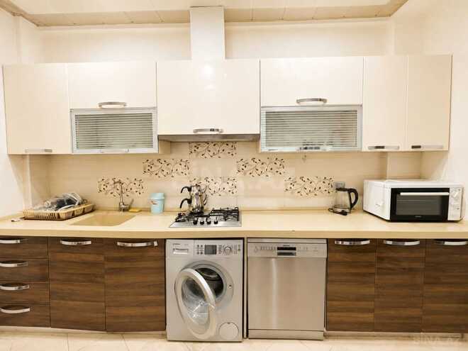 Сдаётся 3-комн. новостройка 100 м², м. Низами, photo 8 from 12