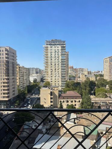 Сдаётся 3-комн. новостройка 153 м², м. 28 мая, photo 1 from 19