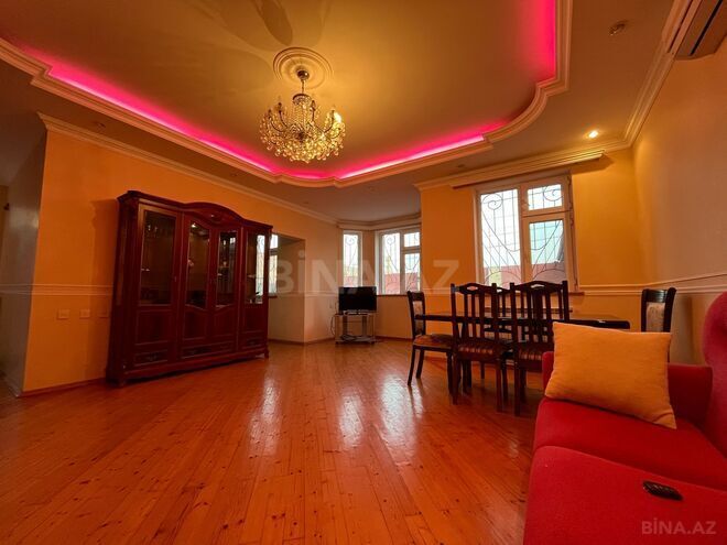Satılır 8 otaqlı həyət evi/bağ evi 230 m², Novxanı q., photo 15 from 31