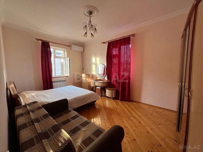 Satılır 8 otaqlı həyət evi/bağ evi 230 m², Novxanı q., photo 28 from 31