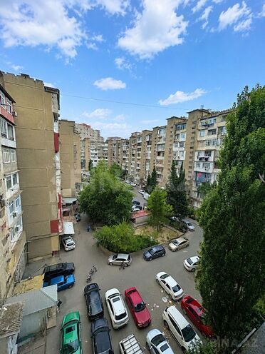 Satılır 2 otaqlı köhnə tikili 52 m², İnşaatçılar m., photo 1 from 10