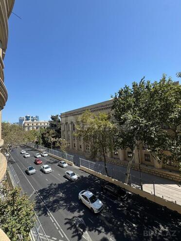 Satılır 4 otaqlı yeni tikili 152 m², 28 May m., photo 1 from 30