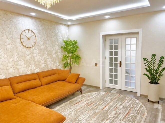 Satılır 3 otaqlı köhnə tikili 75 m², Qara Qarayev m., photo 1 from 14