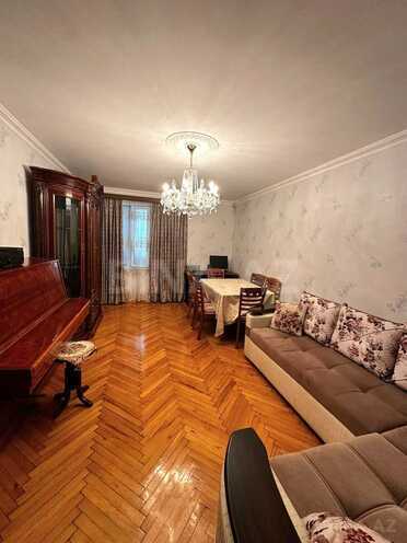 Продаётся 3-комн. вторичка 70 м², м. Мемар Аджеми, photo 1 from 9
