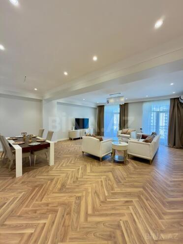 Satılır 4 otaqlı yeni tikili 242 m², 28 May m., photo 3 from 19